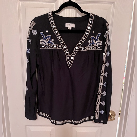 Navy embroidered boho top w/sequins Vneck long button slee - Picture 4 of 11